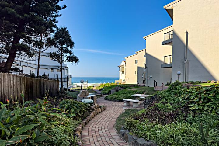 The Bay 17 Walkway to beach